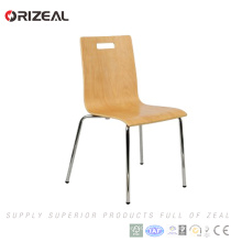 Vintage fabriqué en Chine métal cadre en acier plié bois empilable à manger chaises avec trou de main OZ-1070